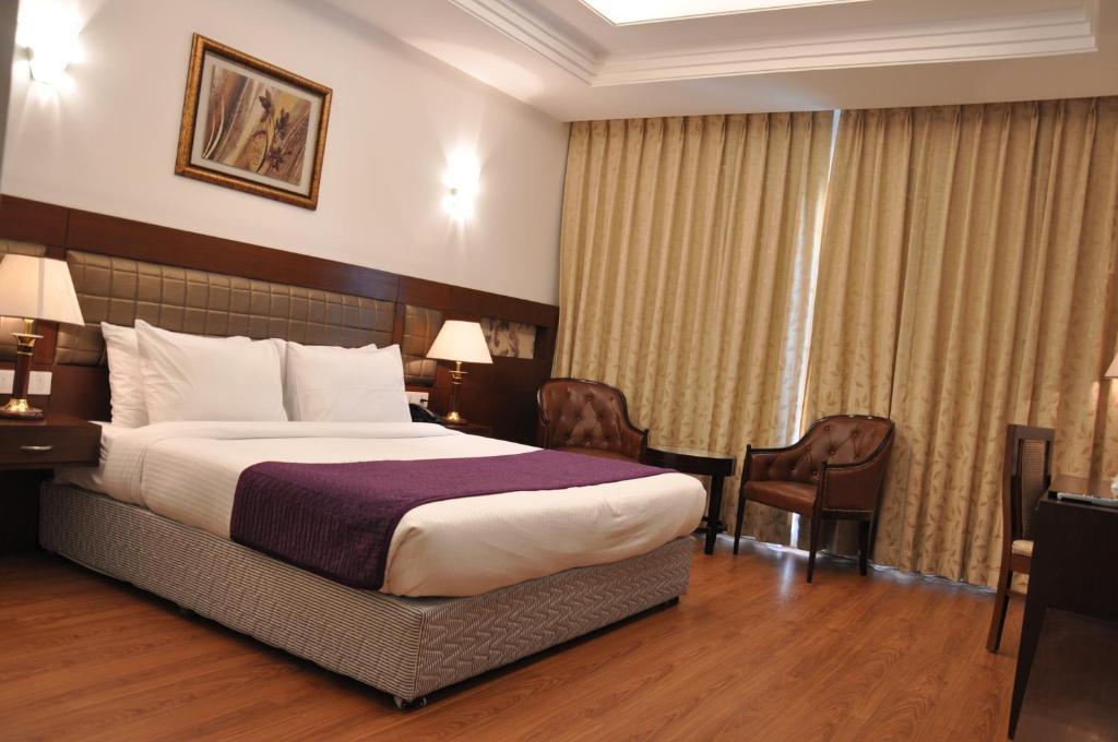Lilywhite Hotel Nuova Delhi Esterno foto